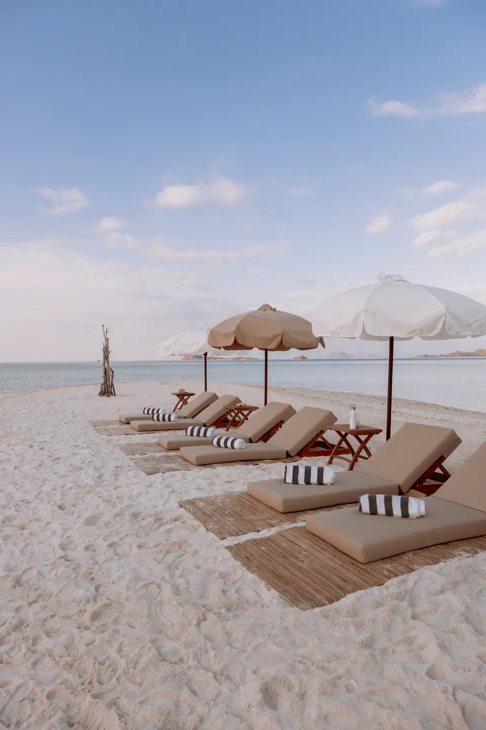 Private Beach Lounge Private beach lounge setup